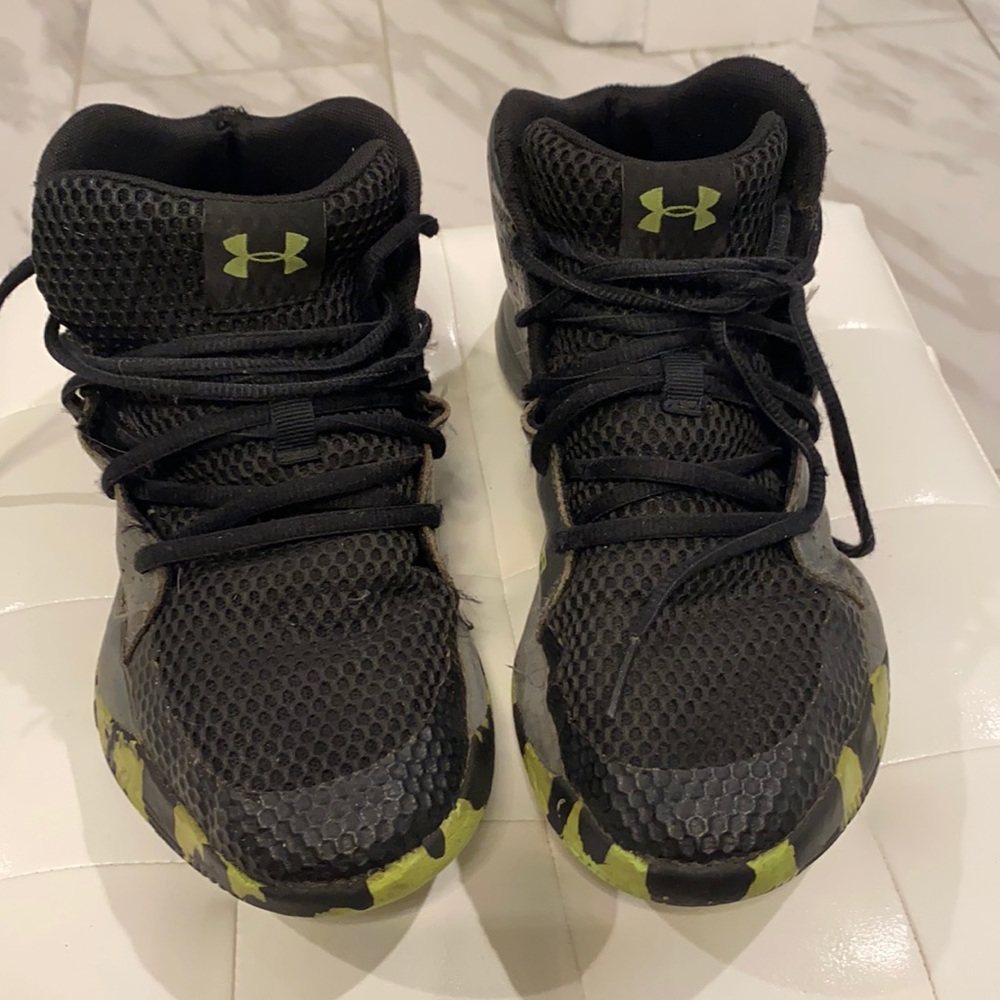 Kids sneakers